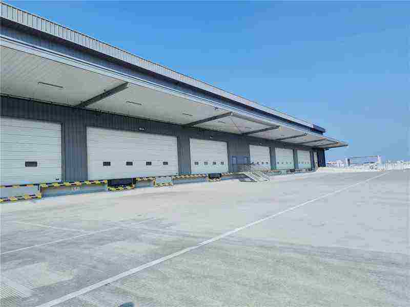 奉賢大型倉庫出租網站：3千-2.8平方米高10.5米可搭建貨架無公攤無稅收